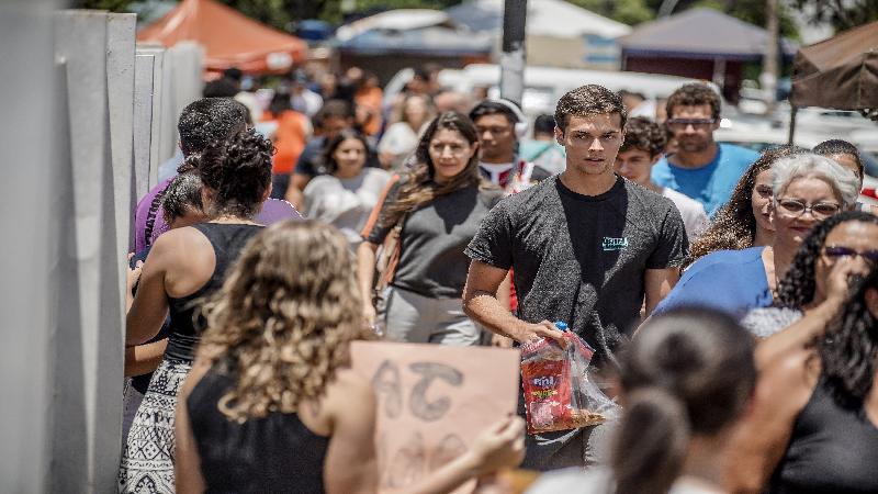 Ensino médio: Pé-de-Meia dará R$ 2 mil por ano a alunos de baixa renda