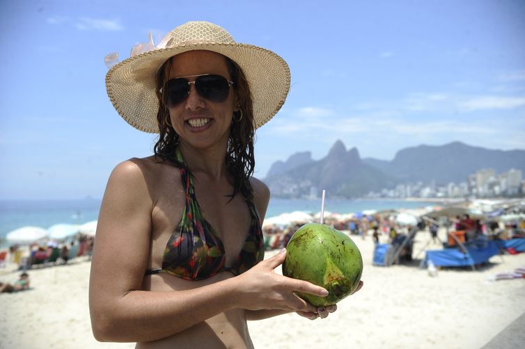 Médicos alertam sobre riscos para a saúde ocular durante o carnaval