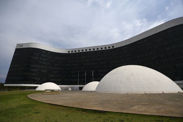 Inscrições para concurso da Justiça Eleitoral terminam nesta terça