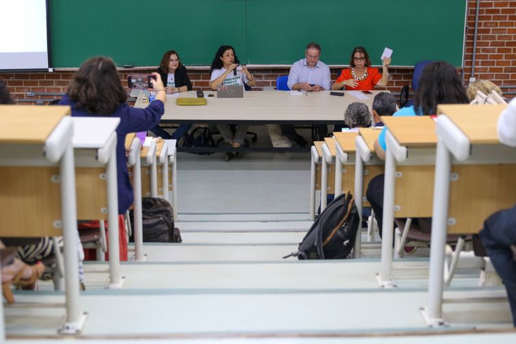 Professores universitários retomam atividades após 70 dias de greve