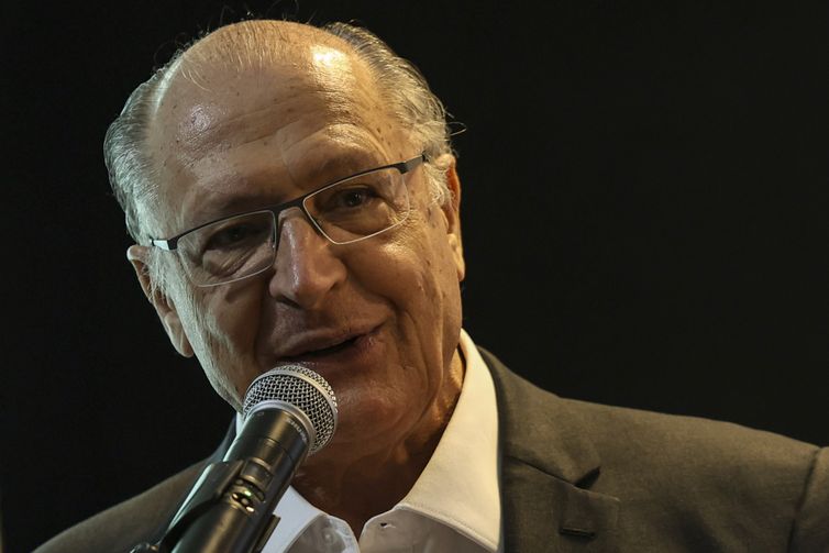 Alckmin: reforma tributária vai ampliar investimentos e exportações