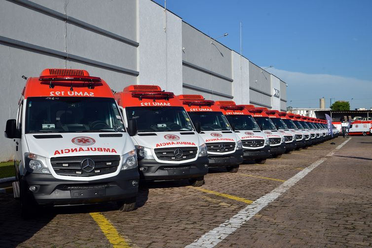 Lula entrega 280 novas ambulâncias para a frota do Samu