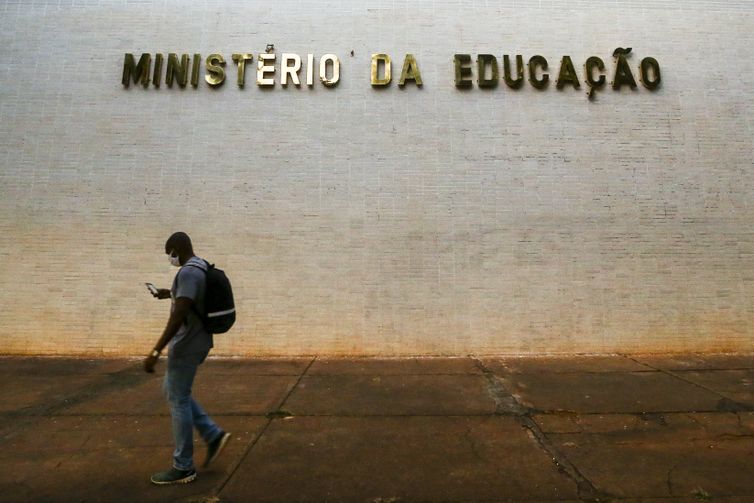 Ensino fundamental retoma trajetória positiva do período pré-pandêmico