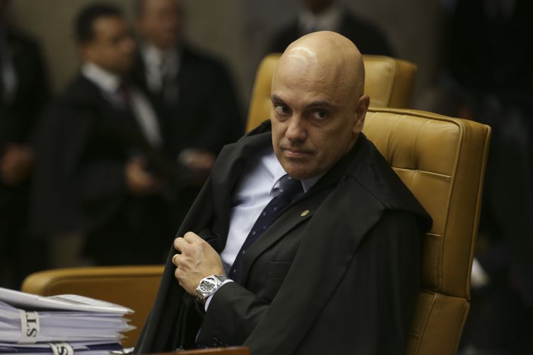 Moraes dá 24 horas para Musk indicar representante legal no Brasil 