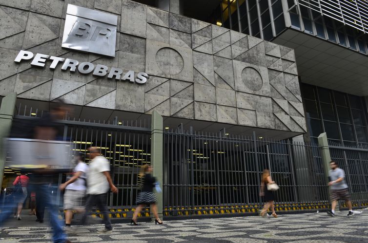 Petrobras atinge marca de 1 milhão de acionistas individuais na bolsa