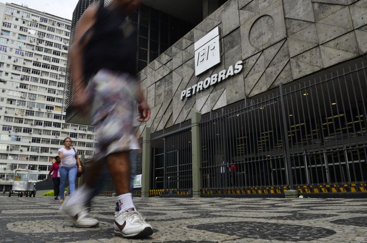 Petrobras tem novo recorde no processamento de petróleo do pré-sal