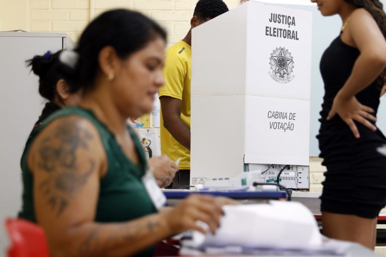 Cinquenta e um municípios terão eleições de segundo turno no domingo