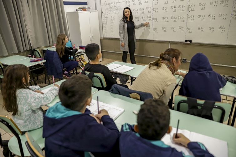 Pé-de-Meia: pagamento a estudantes começa nesta segunda-feira