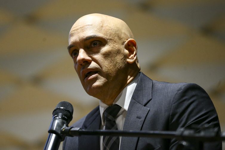 Investigados tentaram prender Alexandre de Moraes, diz PF 