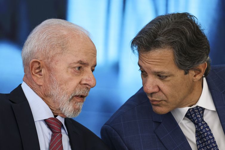 Lula retoma nesta sexta-feira reunião para definir corte de gastos