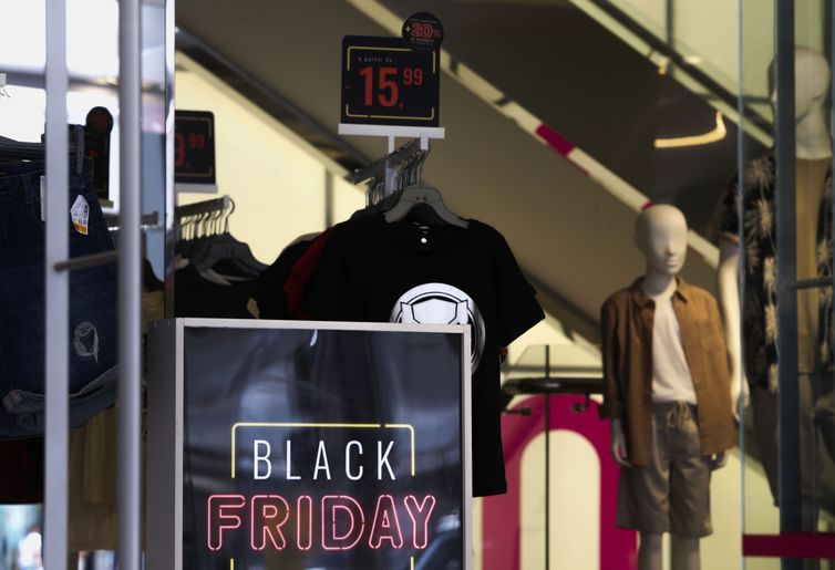 Procon SP recebe mais de mil reclamações sobre Black Friday