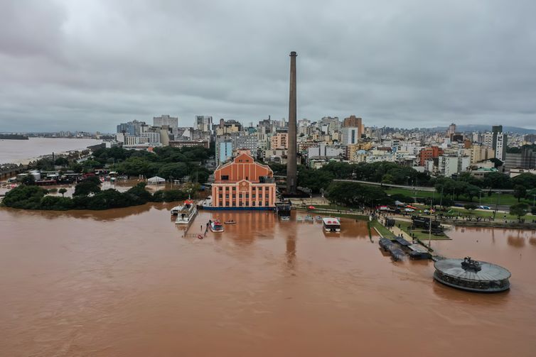 Fundo de R$ 6,5 bi para recuperar infraestrutura do RS é oficializado