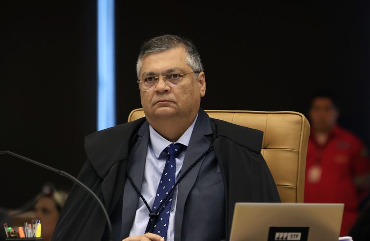 Dino dá 30 dias para governo ter regras para emendas em universidades